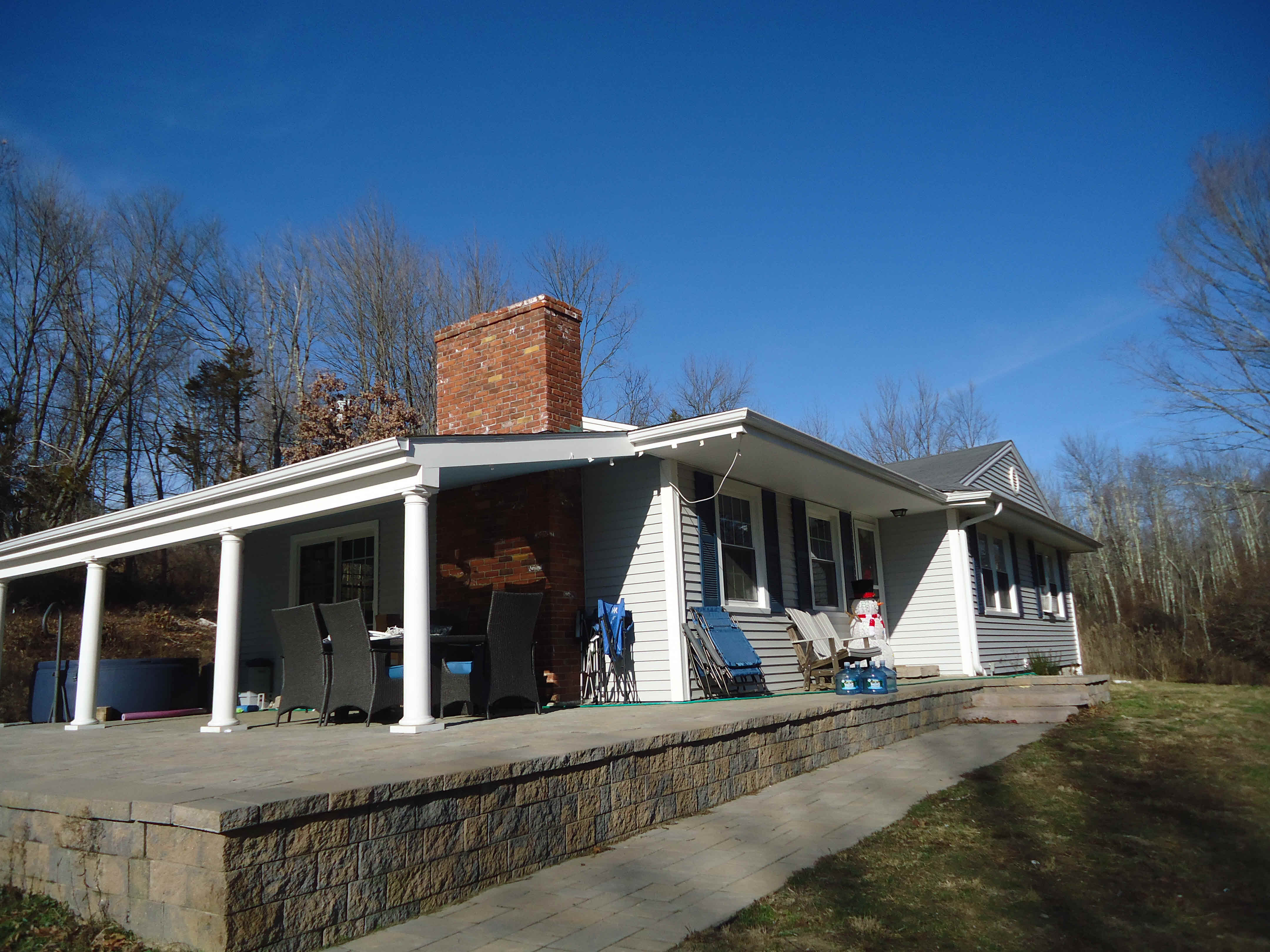 Building photograph for 10 STUART RD EAST